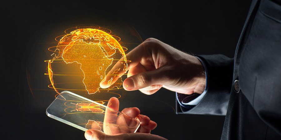 Equipe travaillant sur les défis de la digitalisation en Afrique