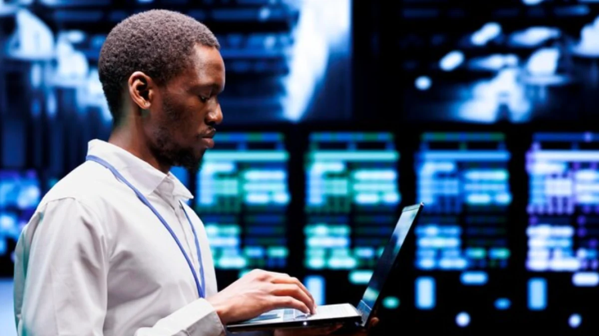 Equipe africaine travaillant sur une transformation digitale