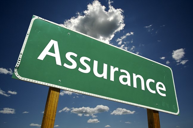 Panneau assurance illustrant la digitalisation des compagnies d'assurance avec un SaaS
